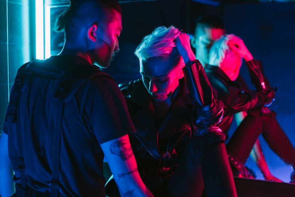 Imagen ilustrativa: Cyber Goth: Qué Es y Cómo Vestir el Estilo